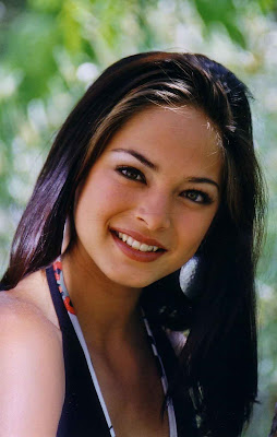 Kristin Kreuk Wiki & Photos