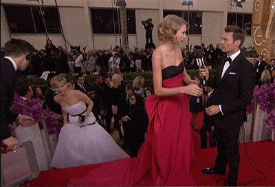 jennifer-lawrence-taylor-swift-photobomb-gif