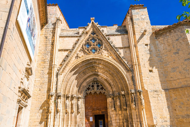 Puerta de las Vírgenes de la Iglesia Arciprestal de Santa María la Mayor de Morella