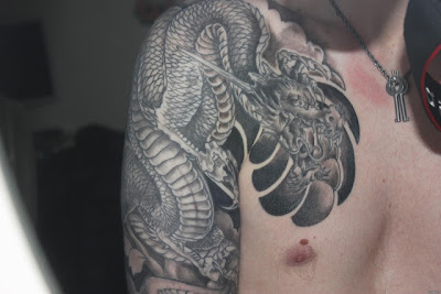 Tatoos Dragão preto e branco