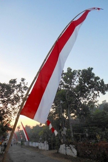 JUAL BENDERA & UMBUL-UMBUL MALANG: Jual Bendera Merah 