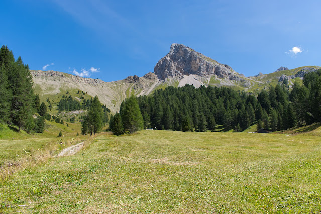 Il Col Ombert chiude la valle San Nicolò