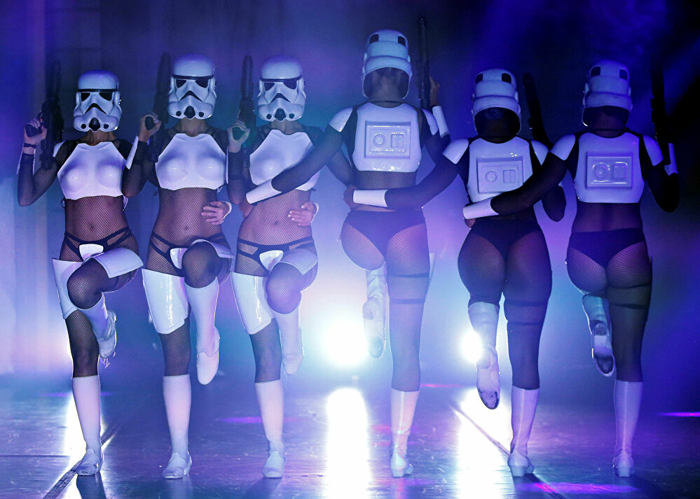 The Empire Strips Back Babes de Star Wars