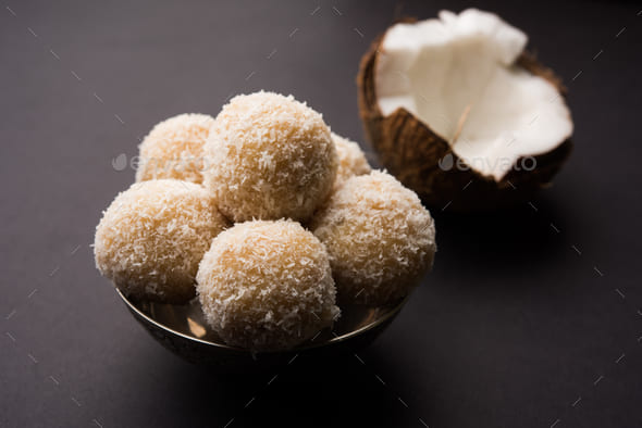 Coconut ladoo