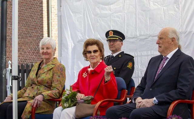 King Harald and Queen Sonja of Norway visited Kongsberg on the occasion of the town's 400th anniversary