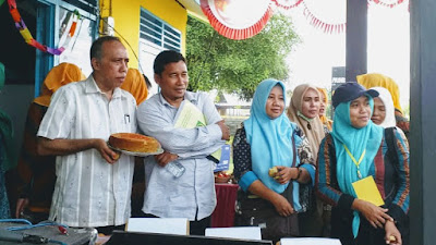 Oi Saro Andalkan Budidaya Madu Hitam di Ajang Lomba Desa