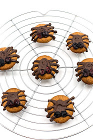 Vegan almonds cookies halloween spiders on the net