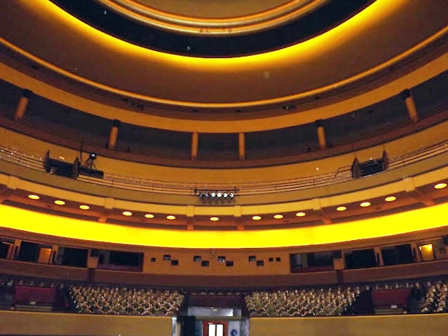 Vista da sala de espetáculos do Teatro Coliseu do Porto