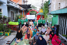 Hijaukan Lingkungan di Wilayah Kelurahan Lumpur, Gresik, Masberling Bersama PT PON Latih Ibu-ibu Membuat Pupuk Kompos