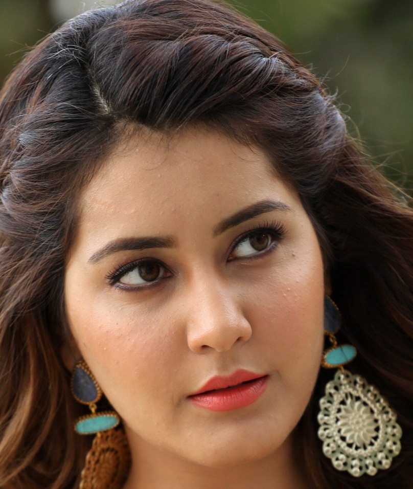 Telugu            Actress Rashi Khanna Face Close Up Photos Gallery