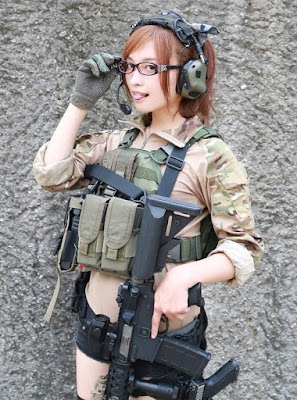 Military girl - Beautiful Girls & Guns
