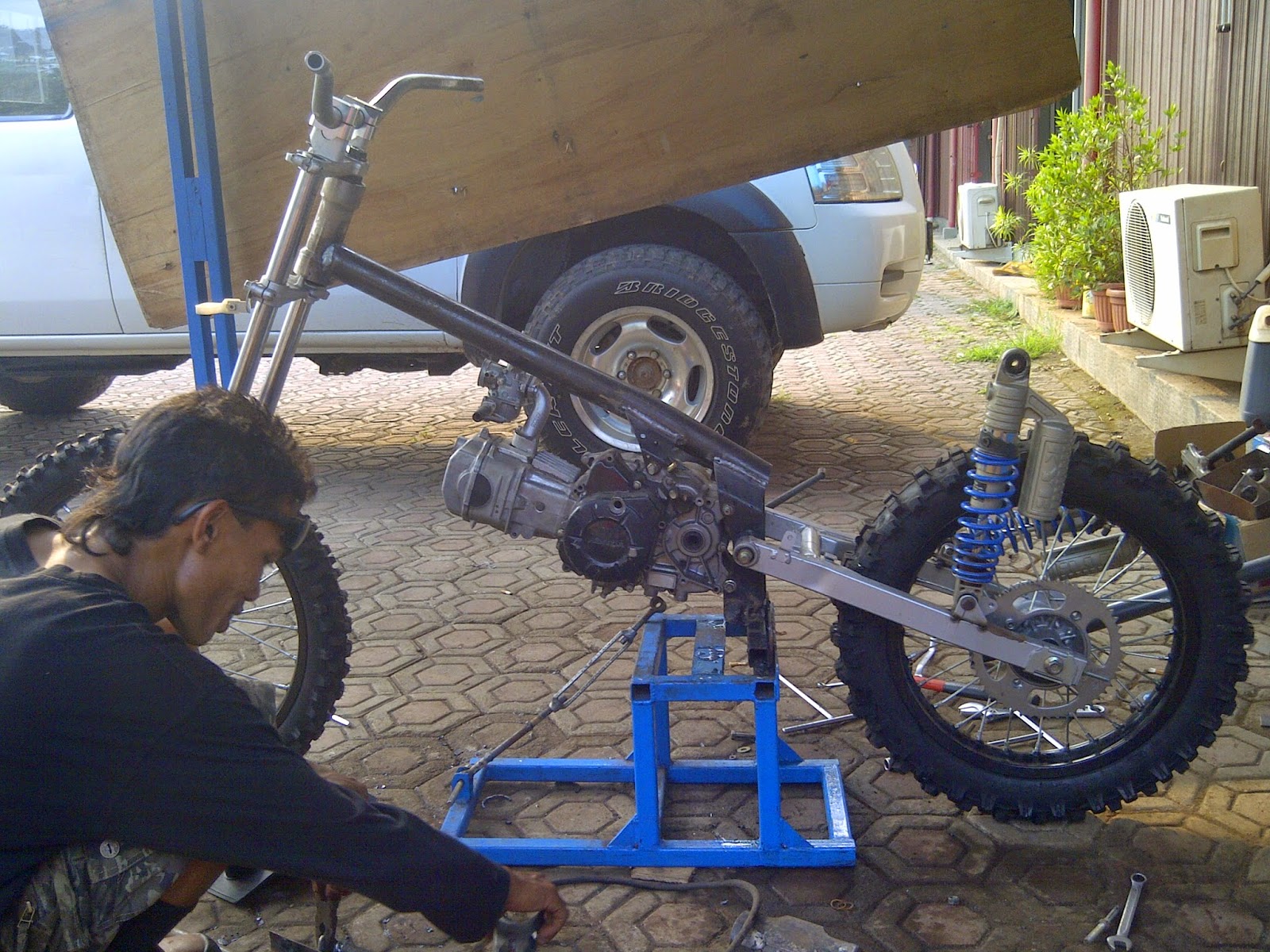 Honda Blade 110cc Bergaya Trail Grasstrack Modifikasi Motor Trail