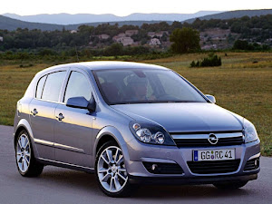 Opel Astra 2004 (1)