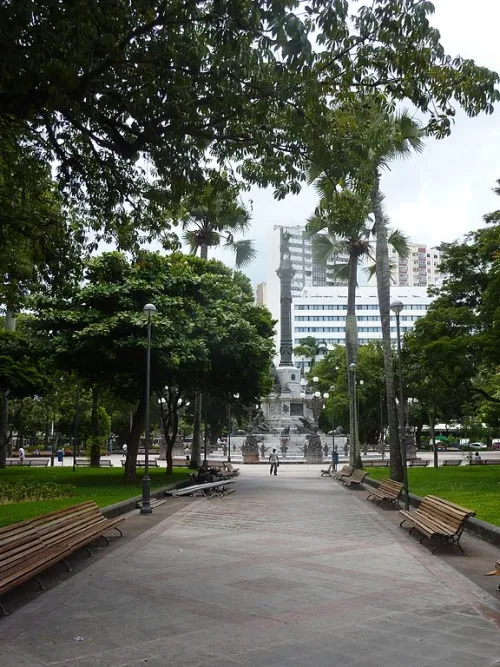 Monumento ao dois de julho, na praça do Campo Grande em Salvador-Ba. #PraCegoVer