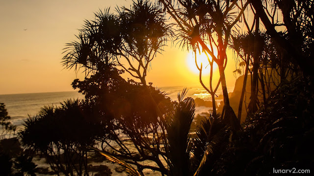 Sekali Lagi Memandangi Sunset Karang Tawulan