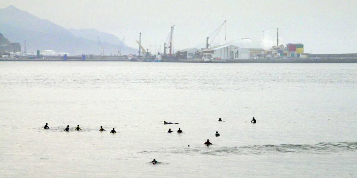 surfistas jefris getxo
