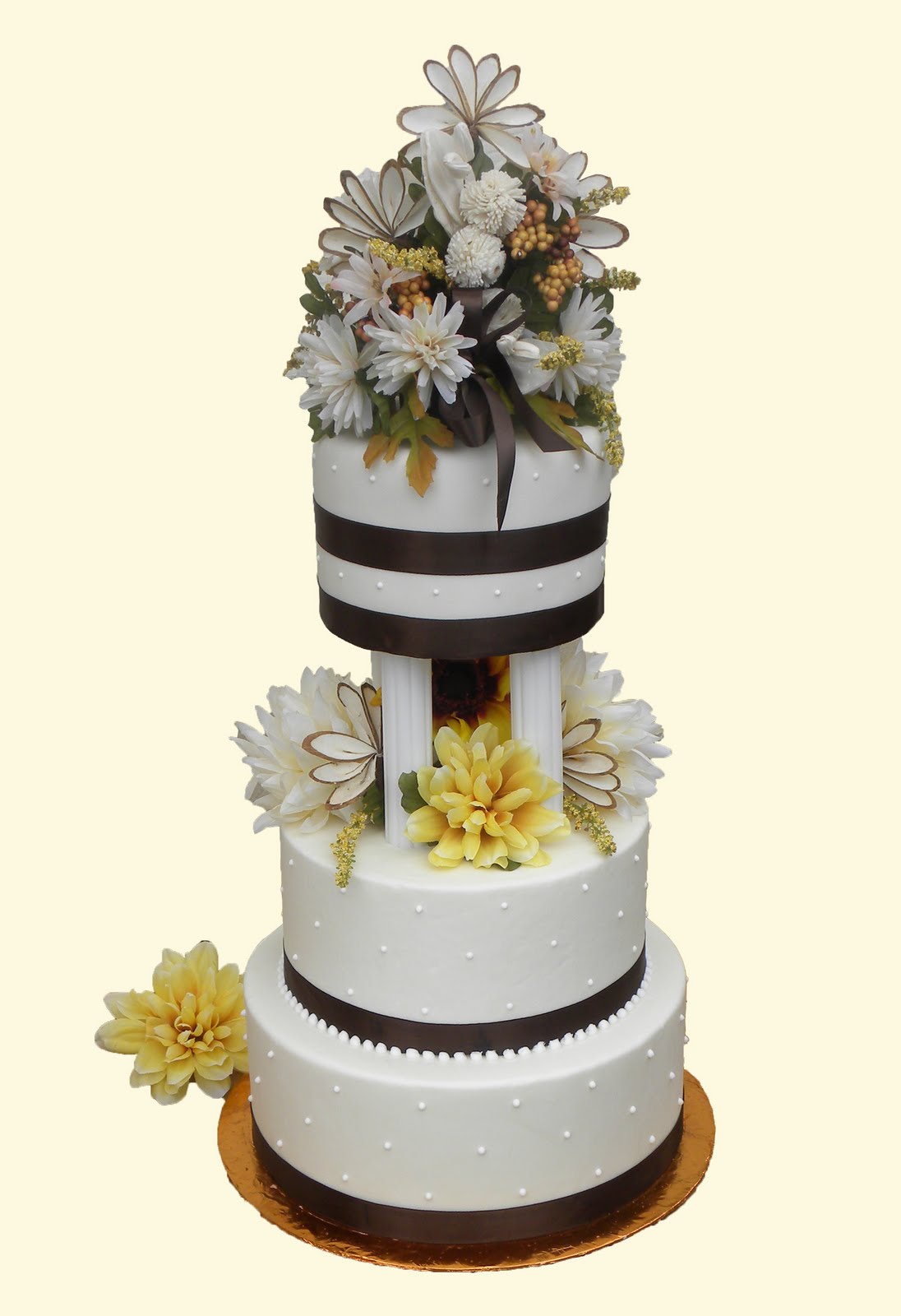 I LOVE this wedding cake!