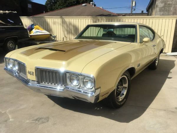 Holiday Coupe, 1970 Oldsmobile 442