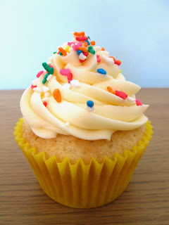 http://themessykitchenuk.blogspot.com/2015/05/vanilla-cupcake.html