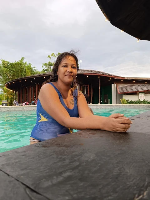 " Shachem Lieuw in the swimming pool of Houttuyn Wellness River Resort"