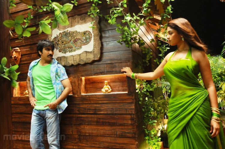 Mirapakaya Latest Stills, Mirapakaya Telugu Movie Photo Gallery