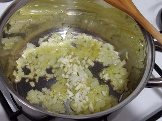 Jak zrobić zupę krem z dyni hokkaido - przepis krok po kroku