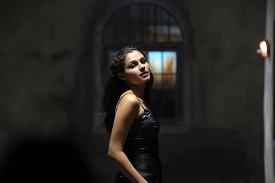 Andrea Jeremiah Photo