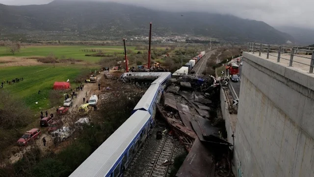 Σύγκρουση τρένων