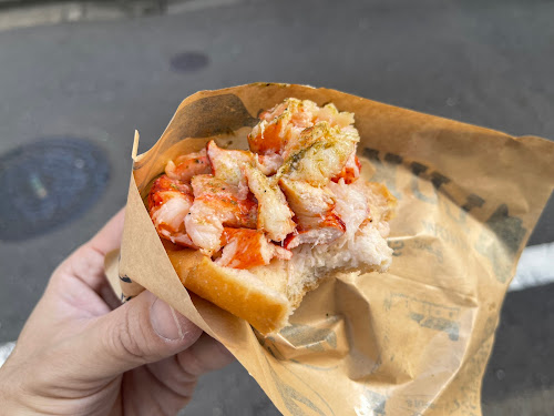 Luke's Lobster Shibuya Park Street [Tokyo, Japan] Tasty lobster roll