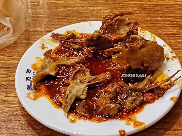 Would you eat rabbit head? The Chengdu food icon🐰