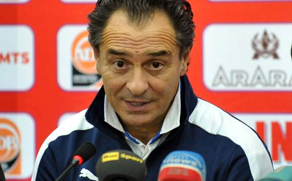 http://stephan-elshaarawy.blogspot.com/2012/11/cesare-prandelli-umumkan-skuat-lawan.html