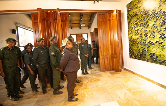 Waziri Balozi Dkt.Chana atembelea Serengeti