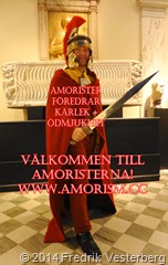 DSC09795 (1) Fredrik med romersk hjälm svärd mantel. Bättrad 2. Med amorism