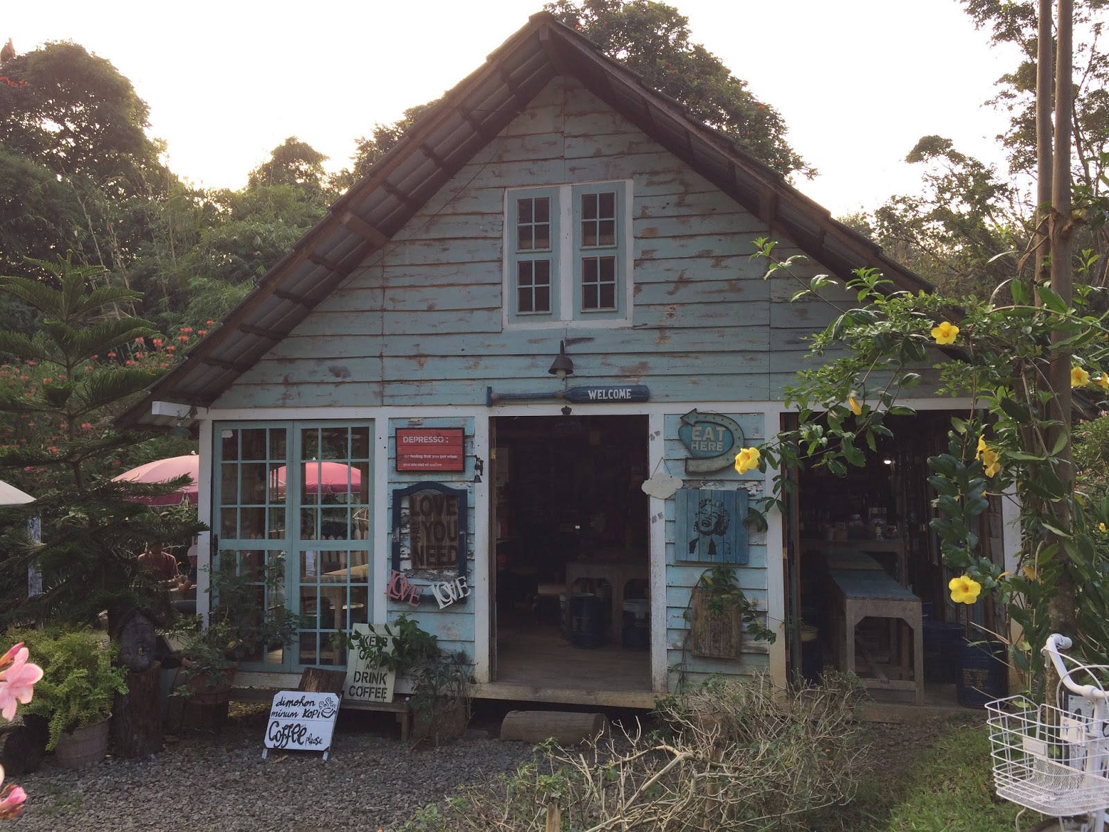 Cafe Dengan Suasana Rumah Jadul Ala Eropa Info Kota Bandung