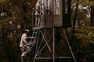 Ohio Whitetail Deer Hunter, Hidden Hollow Whitetail Ranch