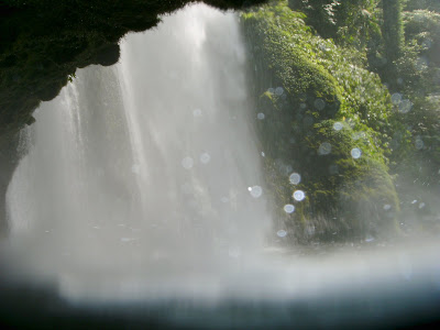 http://best-klikinfo.blogspot.com/2012/12/air-terjun-sendang-gile.html