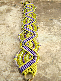 ZigZag macrame bracelet.