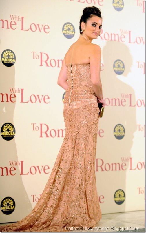 Penelope Cruz Hot Pics 7