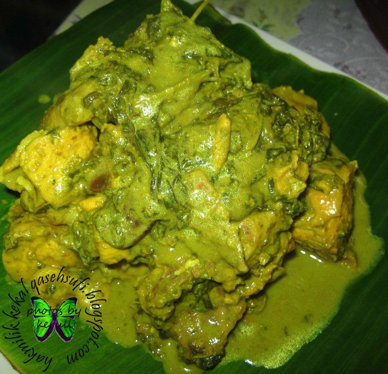 Kerulls: Rendang Ayam Daun Maman dan Telur Bersos ( Iftar 7 )