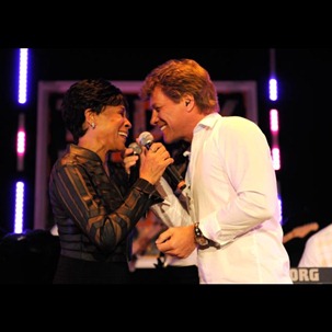 Bettye LaVette and Jon Bon Jovi perform at 2011 Apollo in the Hamptons 2