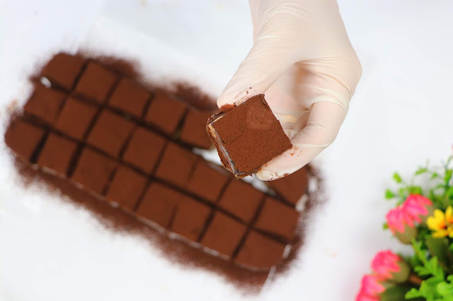 ترافل شوكولاته ب 3 مكونات فقط في 5 دقائق اطيب والذ ضيافة بتدوب في الفم أسهل طريقة لعمل ترافل شوكولا ( الحلقة 785 )