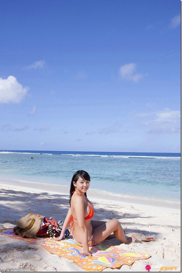 Ai Shinozaki Busty Traveler_93