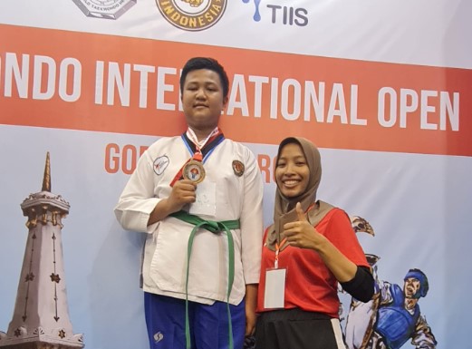 Siswa SMP Islam Az Zahra Raih Medali Perunggu di Taekwondo International Open