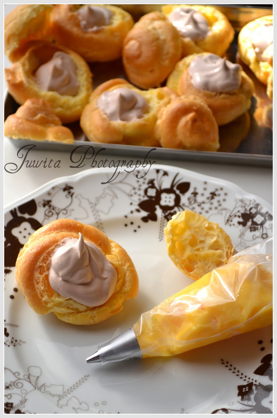 Juwita Fariz and Family: Cream Puff