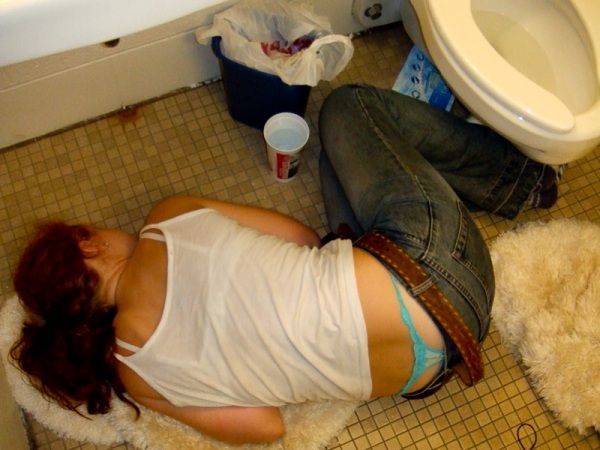 Passed Out Drunk Girls Pictures27