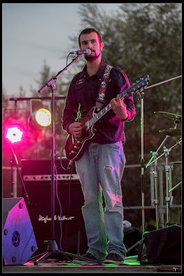 Fabien avec sa guitare Reverend Sensei RA