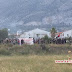 Πέσανε δακρυγόνα… όλοι οι κουκουλοφόροι που επιτίθενται στην σχολή αστυνομίας είναι Ισπανοί και Γερμανοί. Δεν υπάρχουν Έλληνες μεταξύ τους 