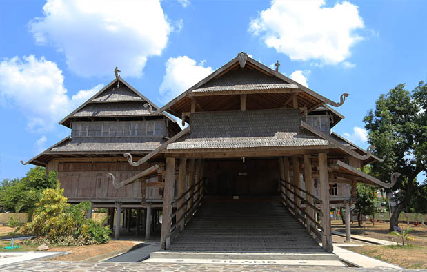 Rumah Adat NTB (Istana Dalam Loka), Gambar, dan 