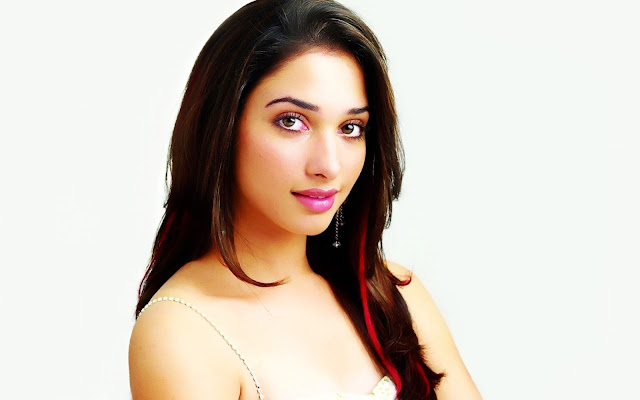 Amazing Tamanna Bhatia Beautiful Wallpaper