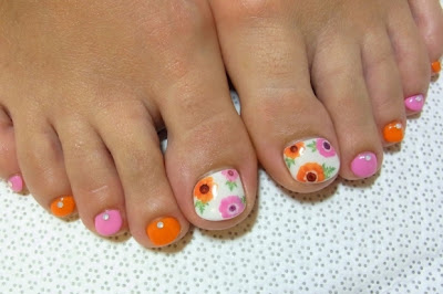 Stylish-Pedicure-Nail-Art-Designs-for-Summer-2012